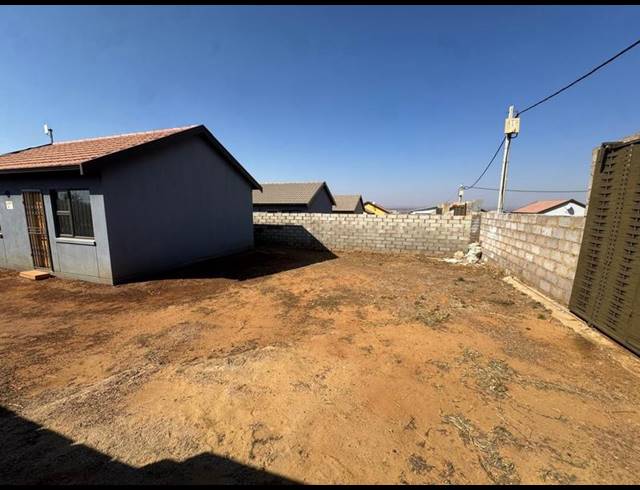 2 BEDROOM HOUSE FOR SALE IN TOEKOMSRUS
